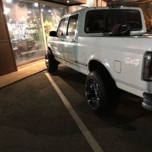 Meet your Posher, Tommy-brandi